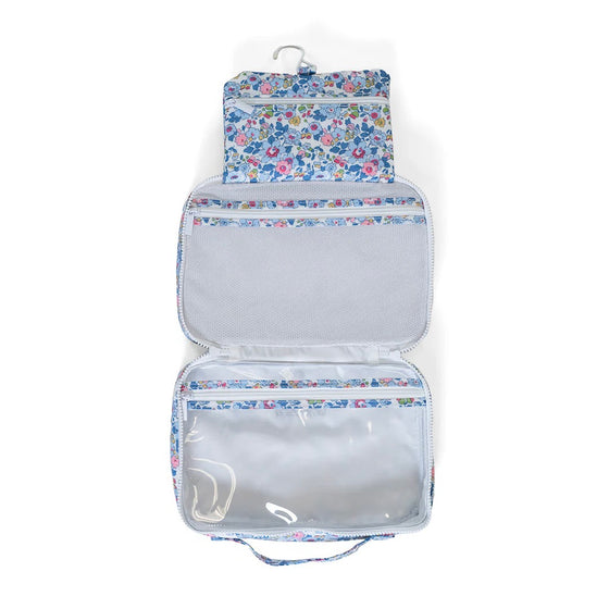 Bundle Up Bridgehampton Hanging Toiletry Bag