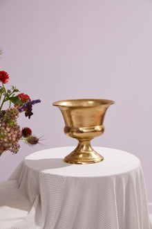  Gold Urn