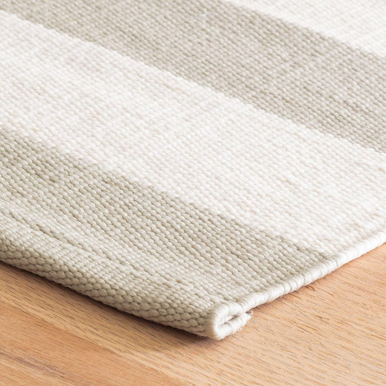 Catamaran Stripe Platinum/White Stripe Rug 2x3