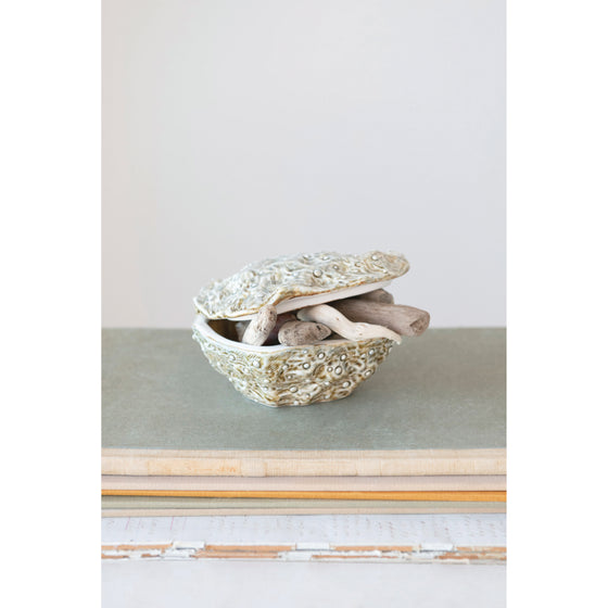 Stoneware Oyster Shell With Lid