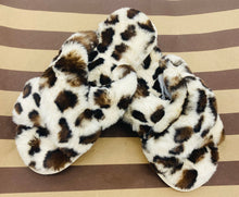  Leopard Print Fuzzy Slippers